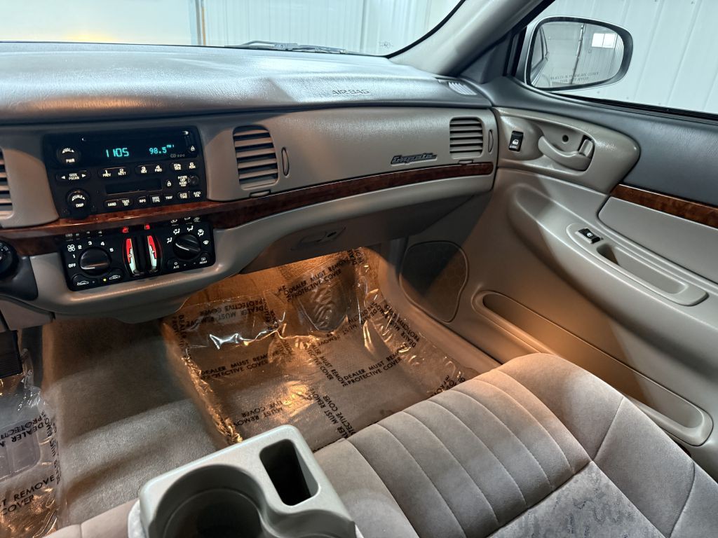 2003 Chevrolet Impala Image 21