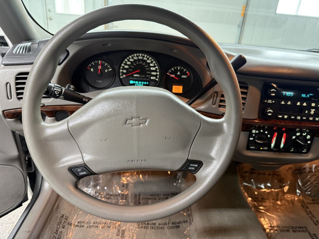 2003 Chevrolet Impala Image 22