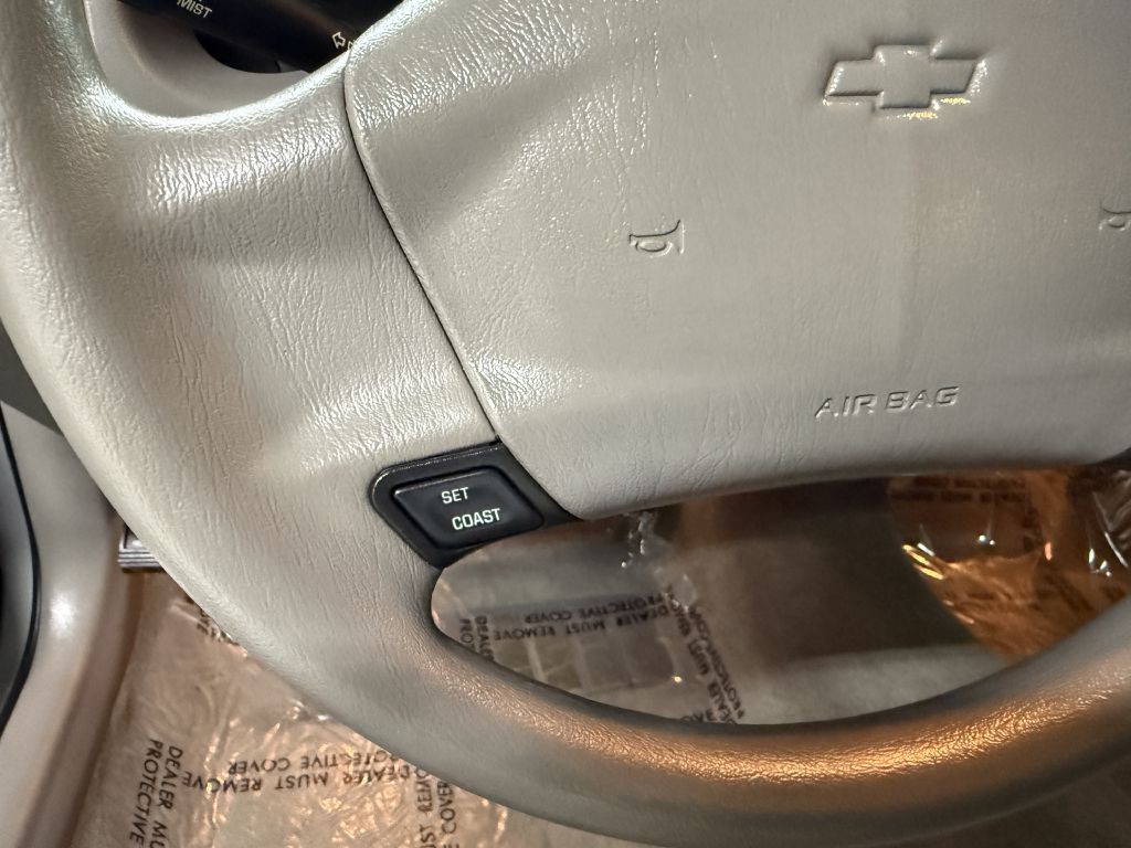 2003 Chevrolet Impala Image 23