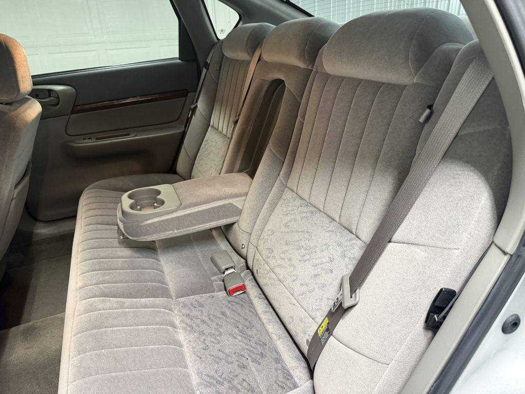 2003 Chevrolet Impala Image 28