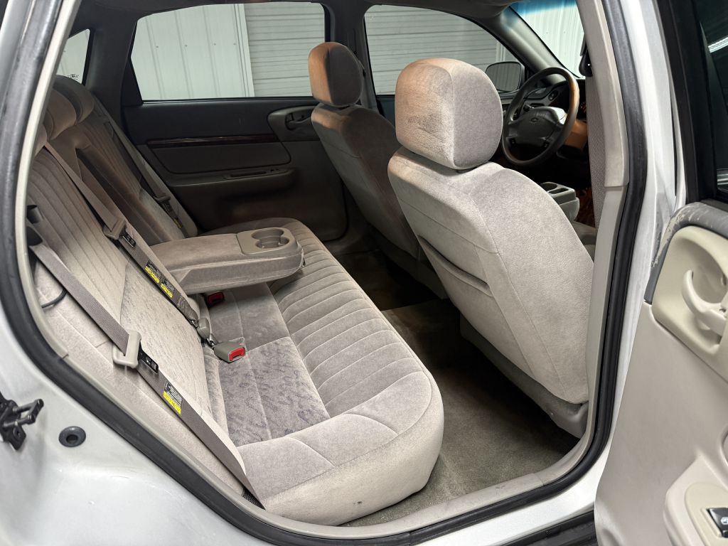 2003 Chevrolet Impala Image 32