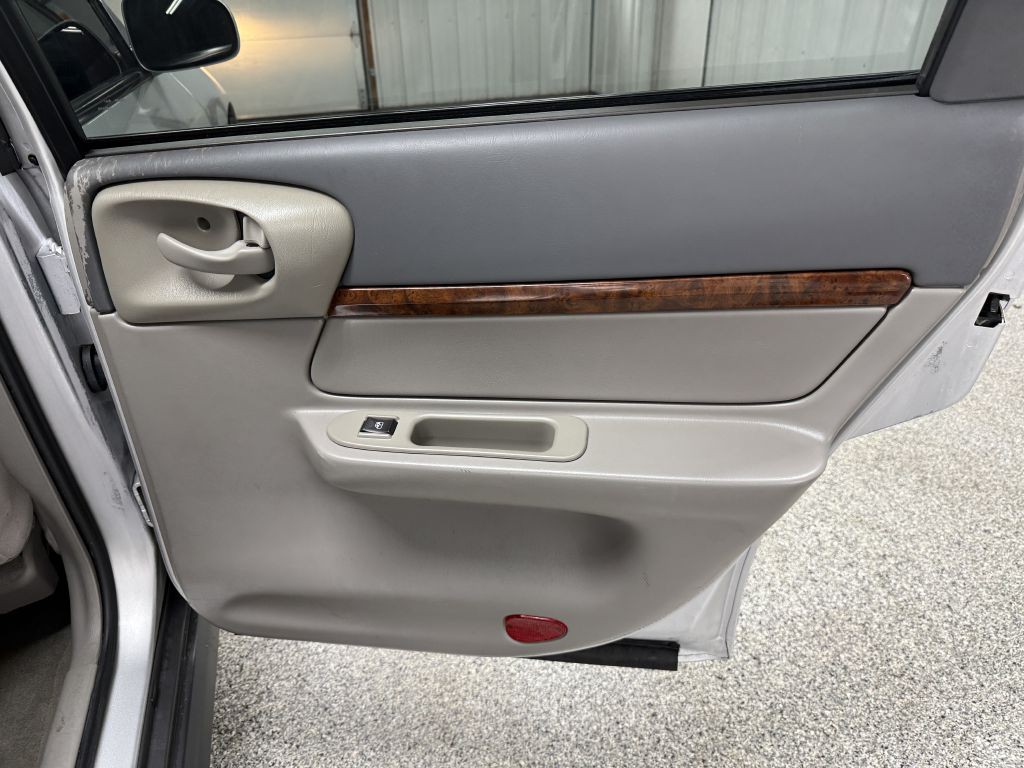 2003 Chevrolet Impala Image 34