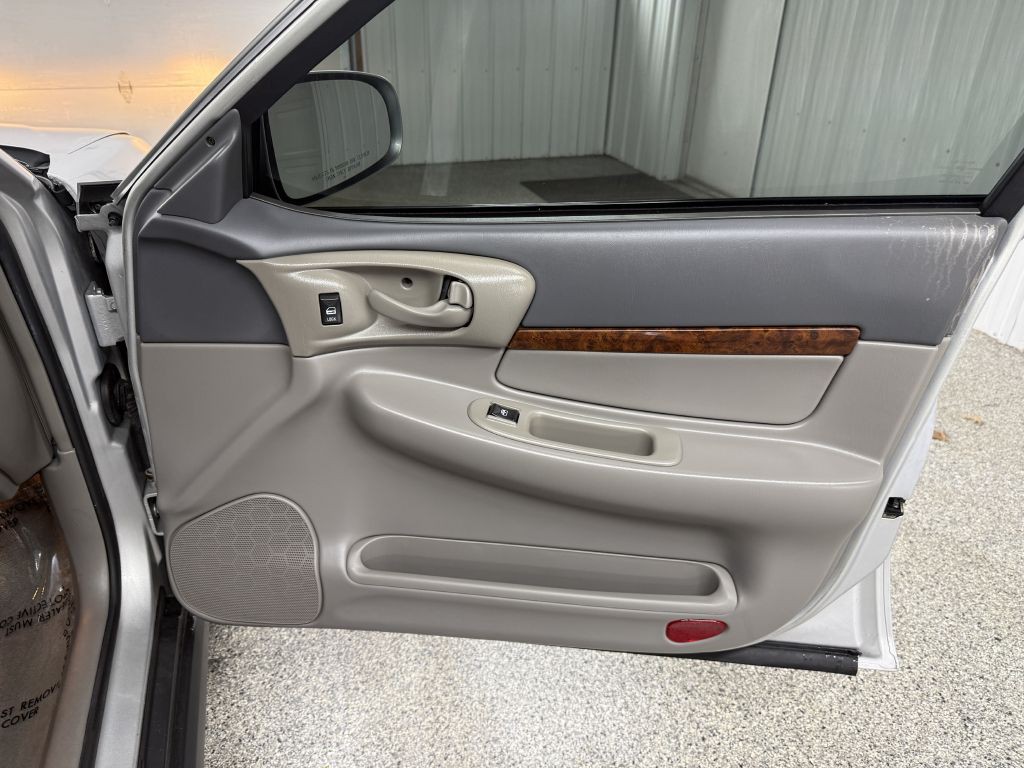 2003 Chevrolet Impala Image 38