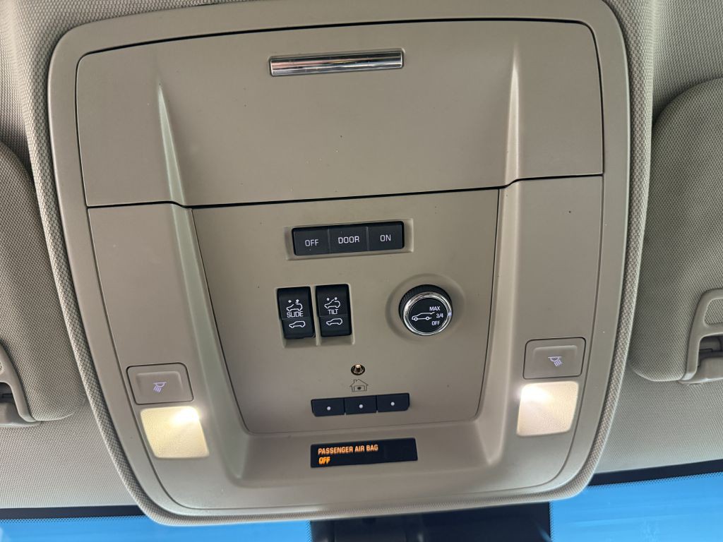 2015 Chevrolet Suburban Image 29