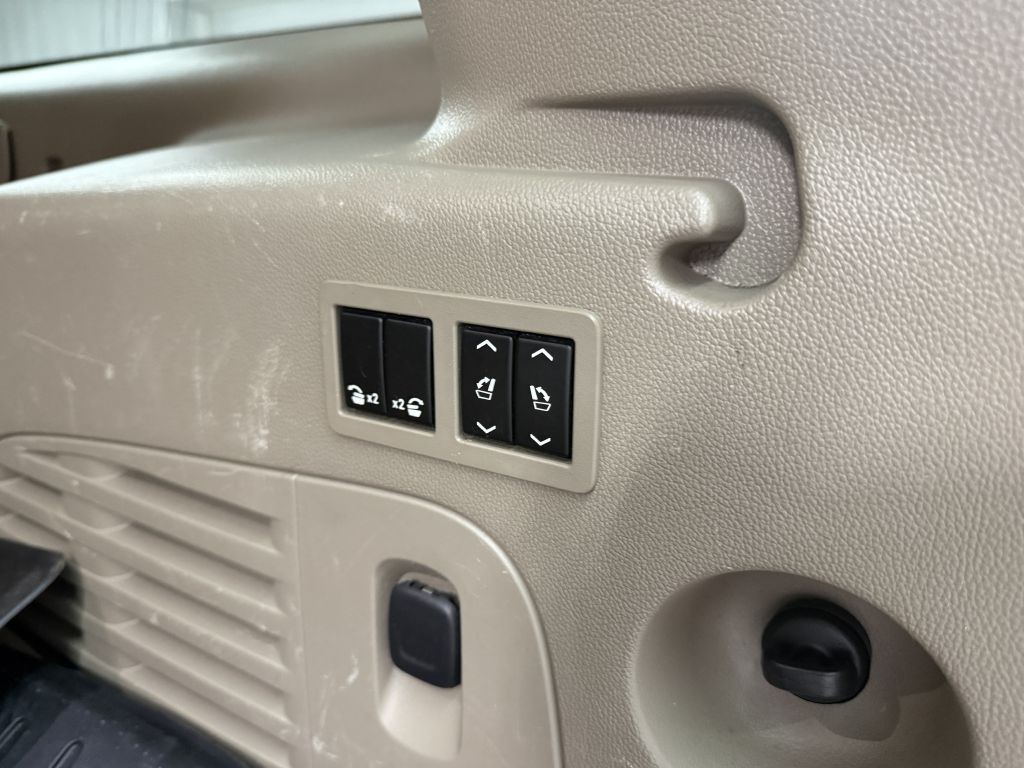 2015 Chevrolet Suburban Image 38