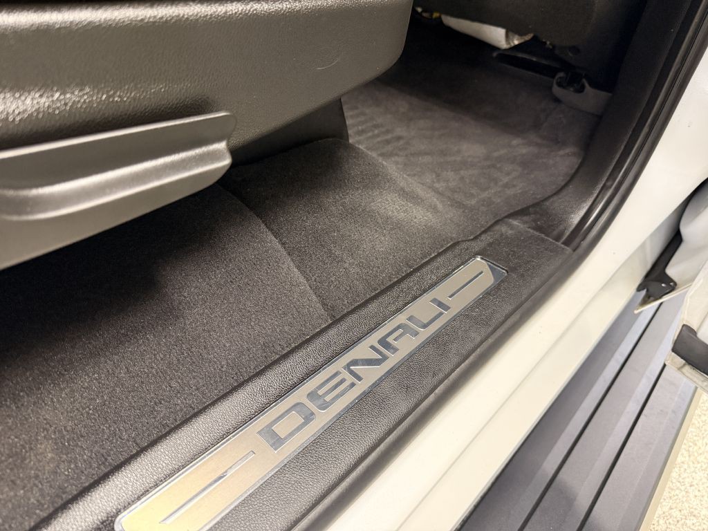 2019 GMC Yukon Image 37