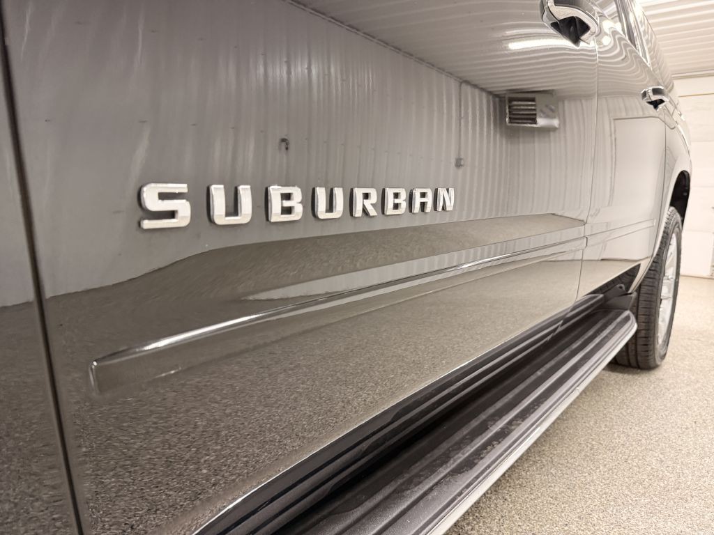 2017 Chevrolet Suburban Image 11