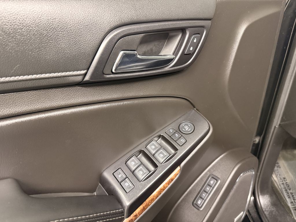 2017 Chevrolet Suburban Image 27