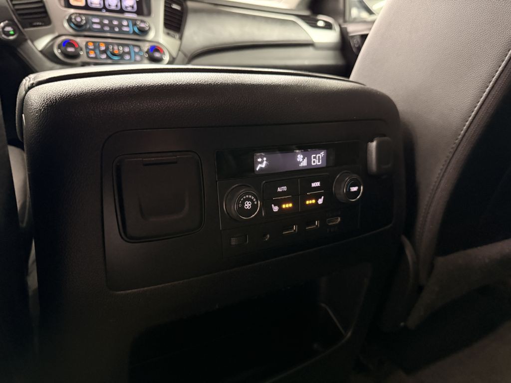 2017 Chevrolet Suburban Image 32