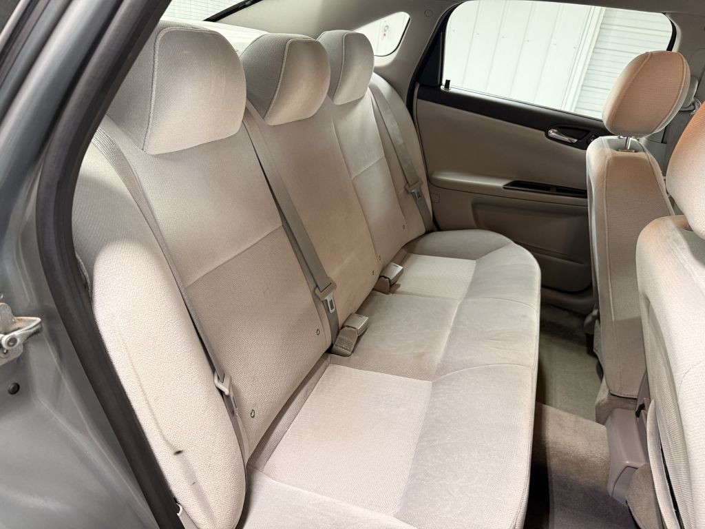 2008 Chevrolet Impala Image 24