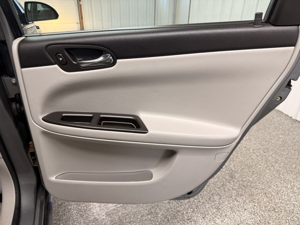 2008 Chevrolet Impala Image 25