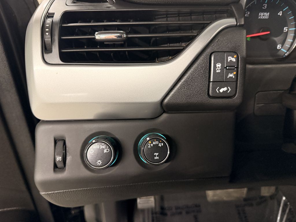 2020 Chevrolet Suburban Image 12