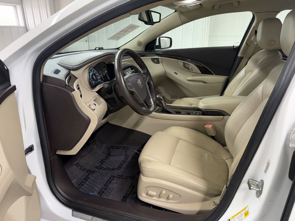 2016 Buick Lacrosse Image 9