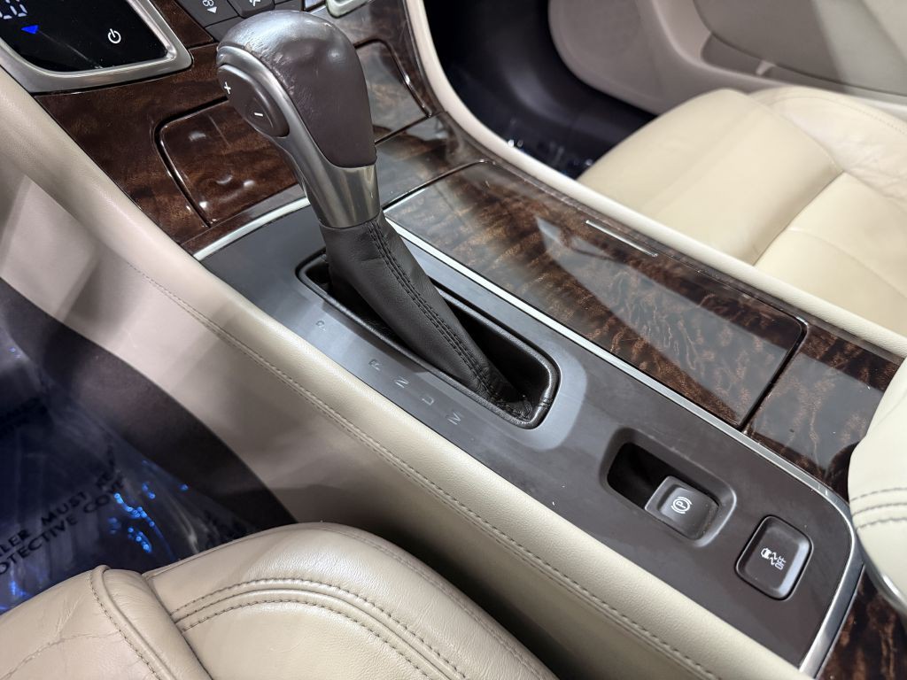 2016 Buick Lacrosse Image 18