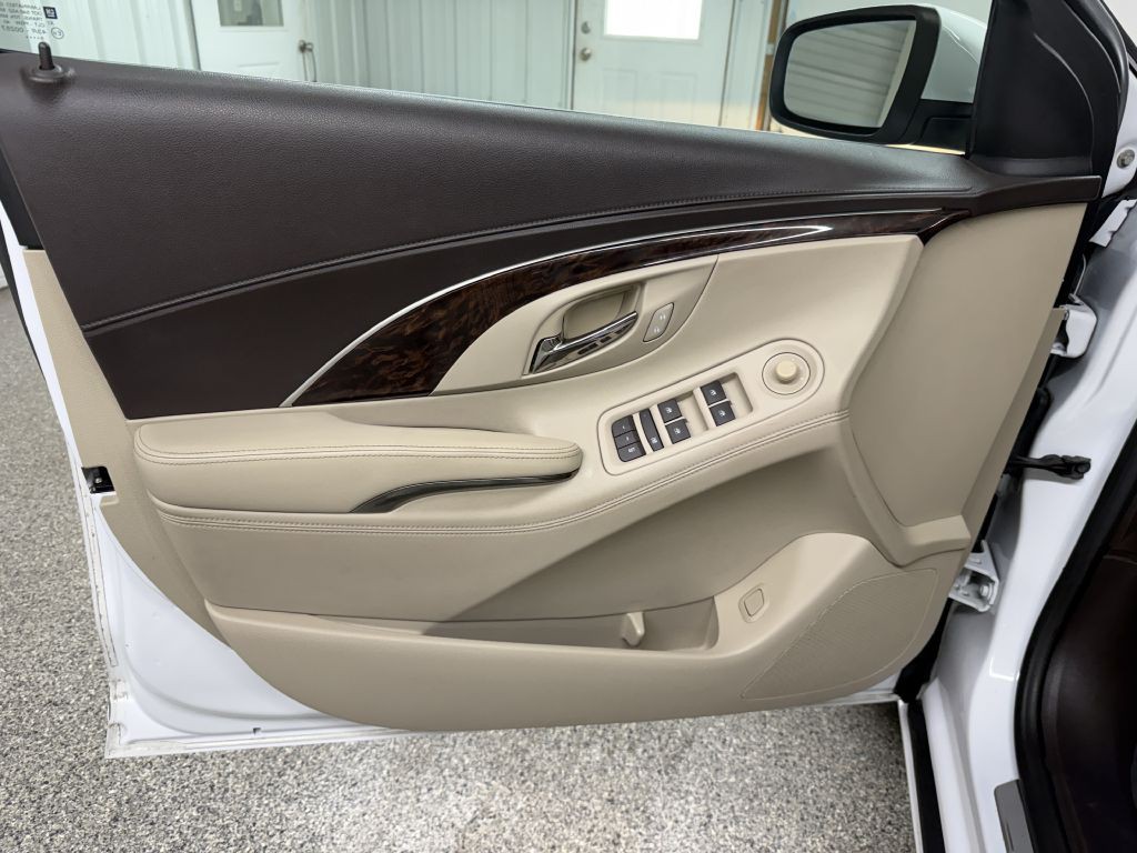 2016 Buick Lacrosse Image 22