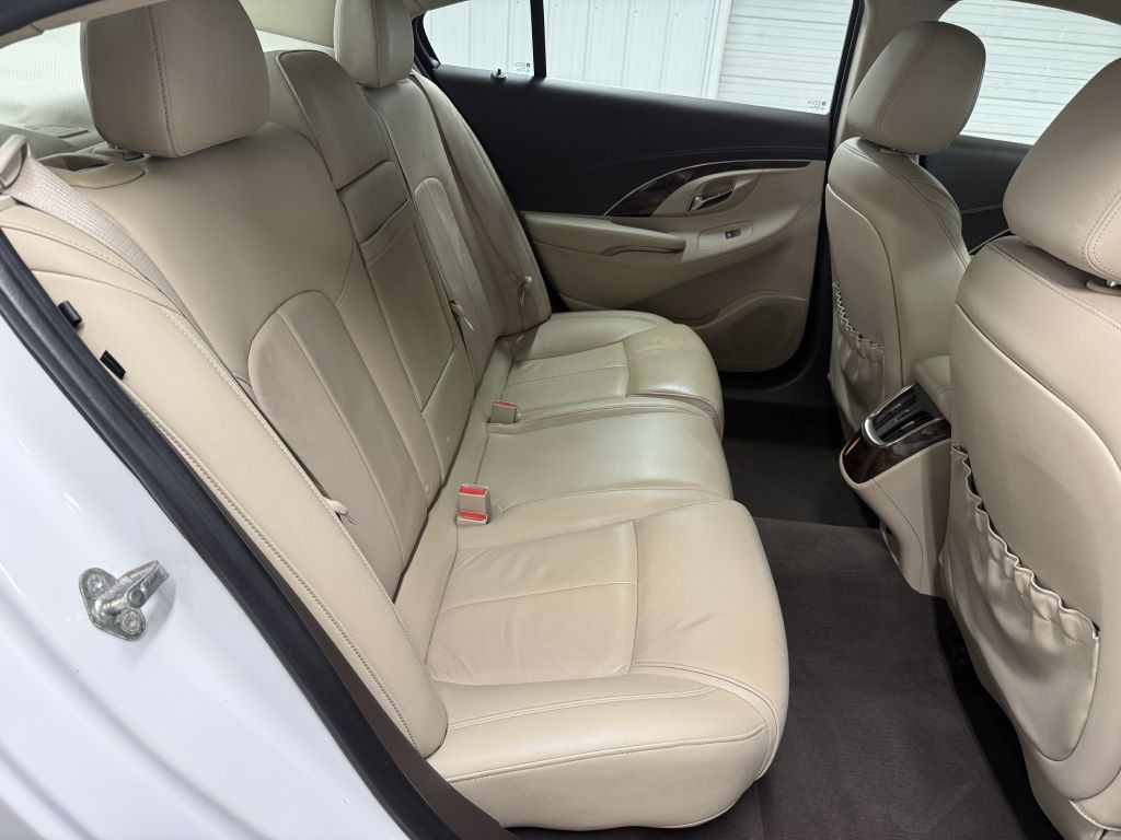 2016 Buick Lacrosse Image 30