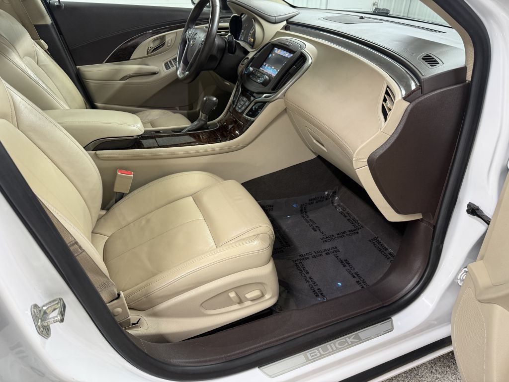 2016 Buick Lacrosse Image 31