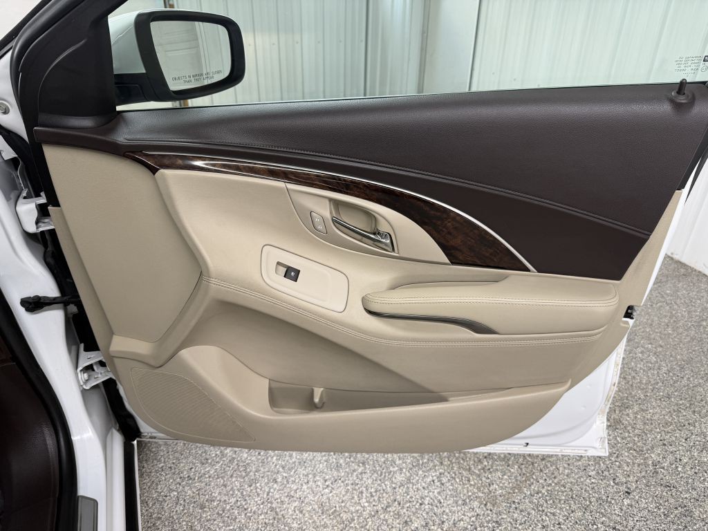 2016 Buick Lacrosse Image 36