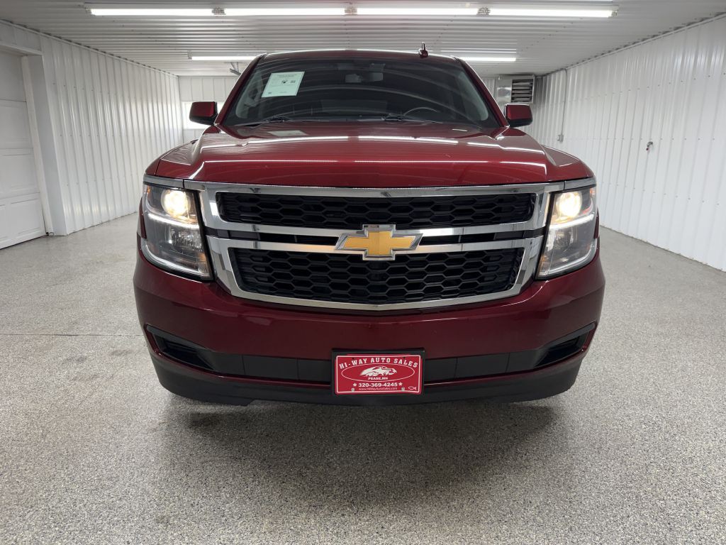 2017 Chevrolet Suburban Image 3