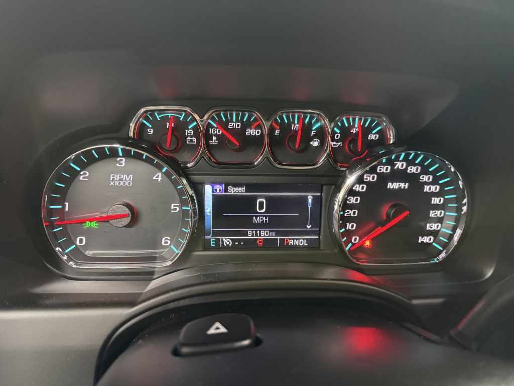 2017 Chevrolet Suburban Image 16