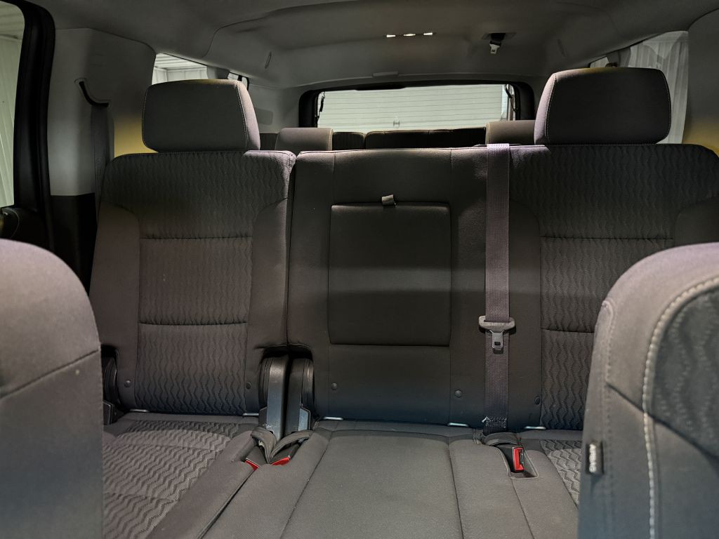2017 Chevrolet Suburban Image 18