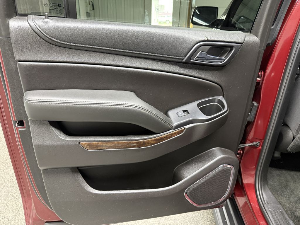 2017 Chevrolet Suburban Image 30