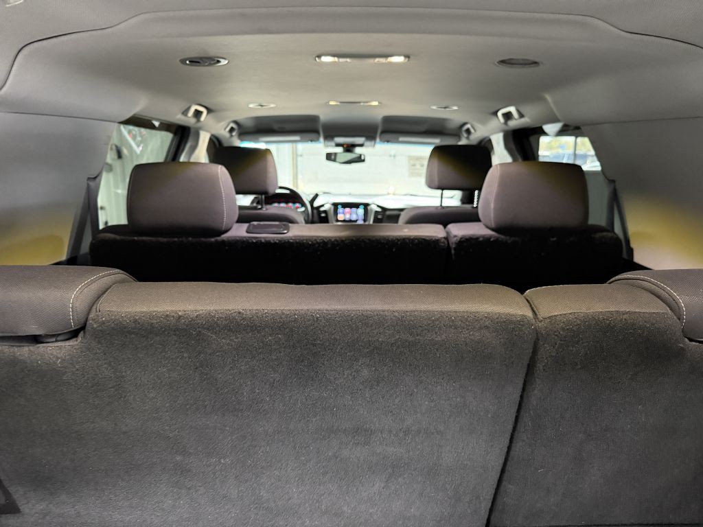 2017 Chevrolet Suburban Image 32