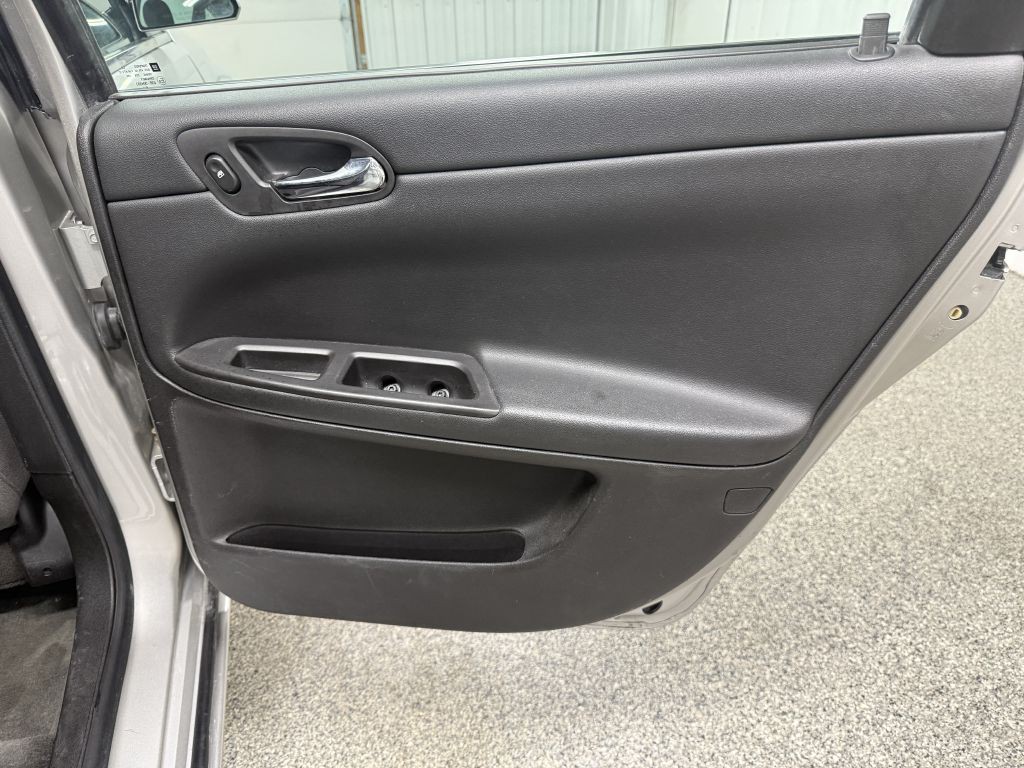 2007 Chevrolet Impala Image 23