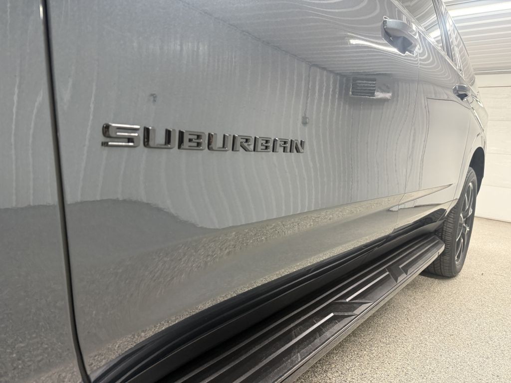 2021 Chevrolet Suburban Image 9