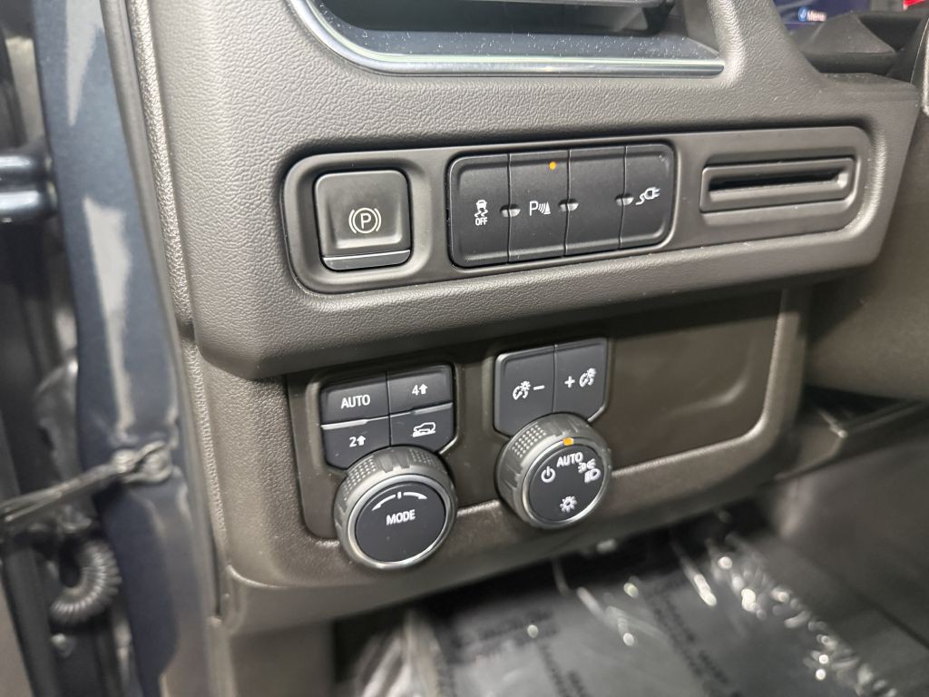 2021 Chevrolet Suburban Image 14
