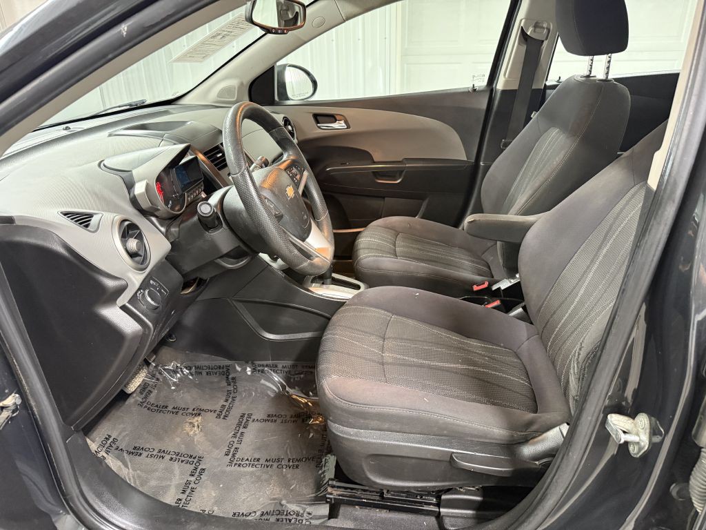 2015 Chevrolet Sonic Image 8