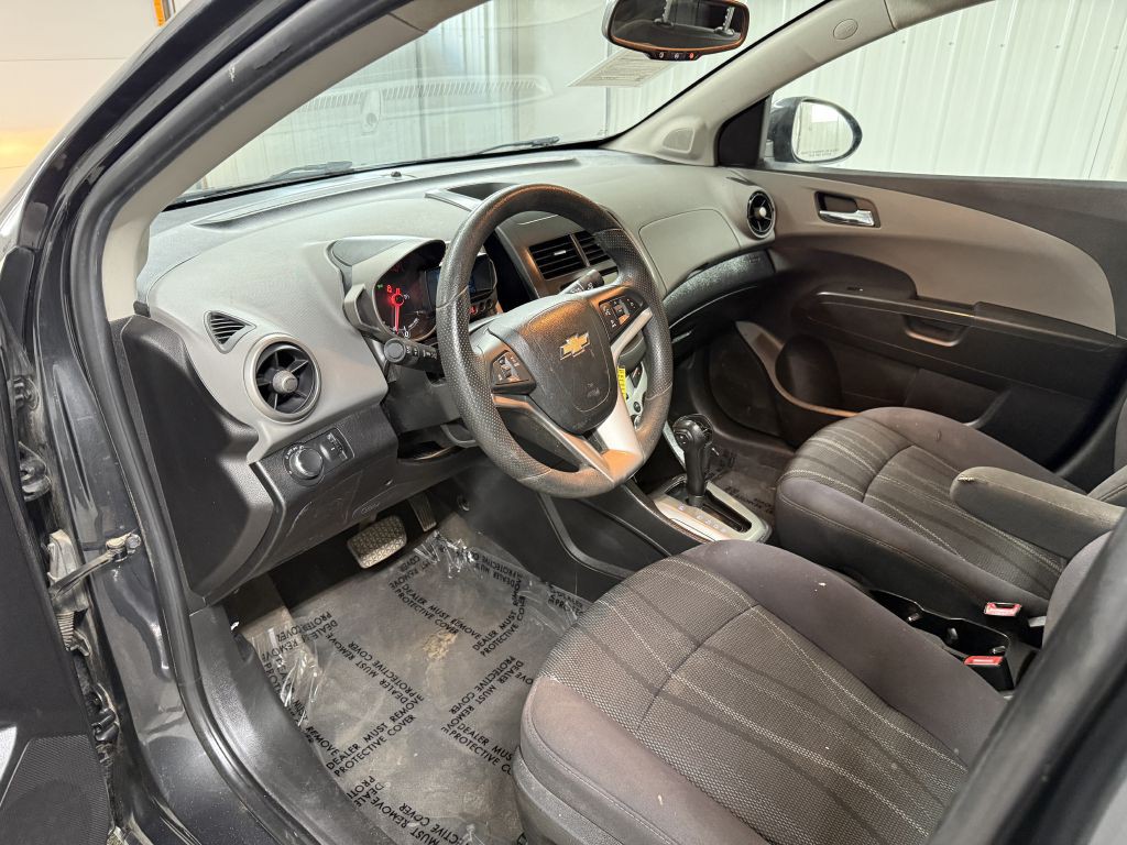 2015 Chevrolet Sonic Image 9