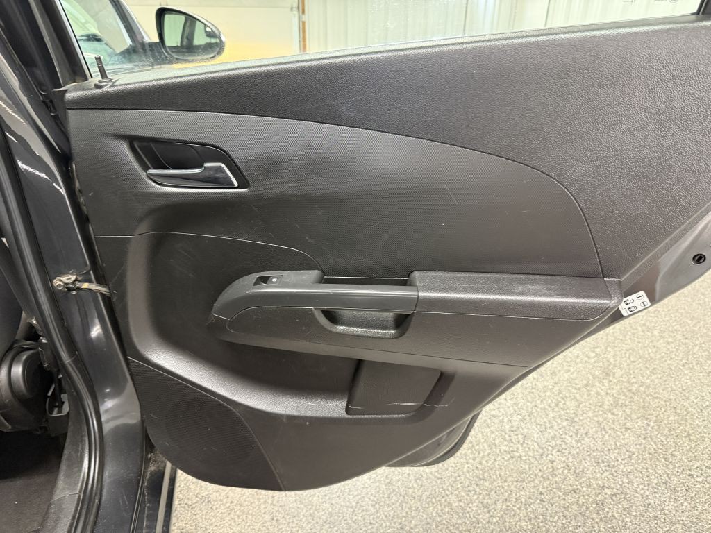 2015 Chevrolet Sonic Image 23