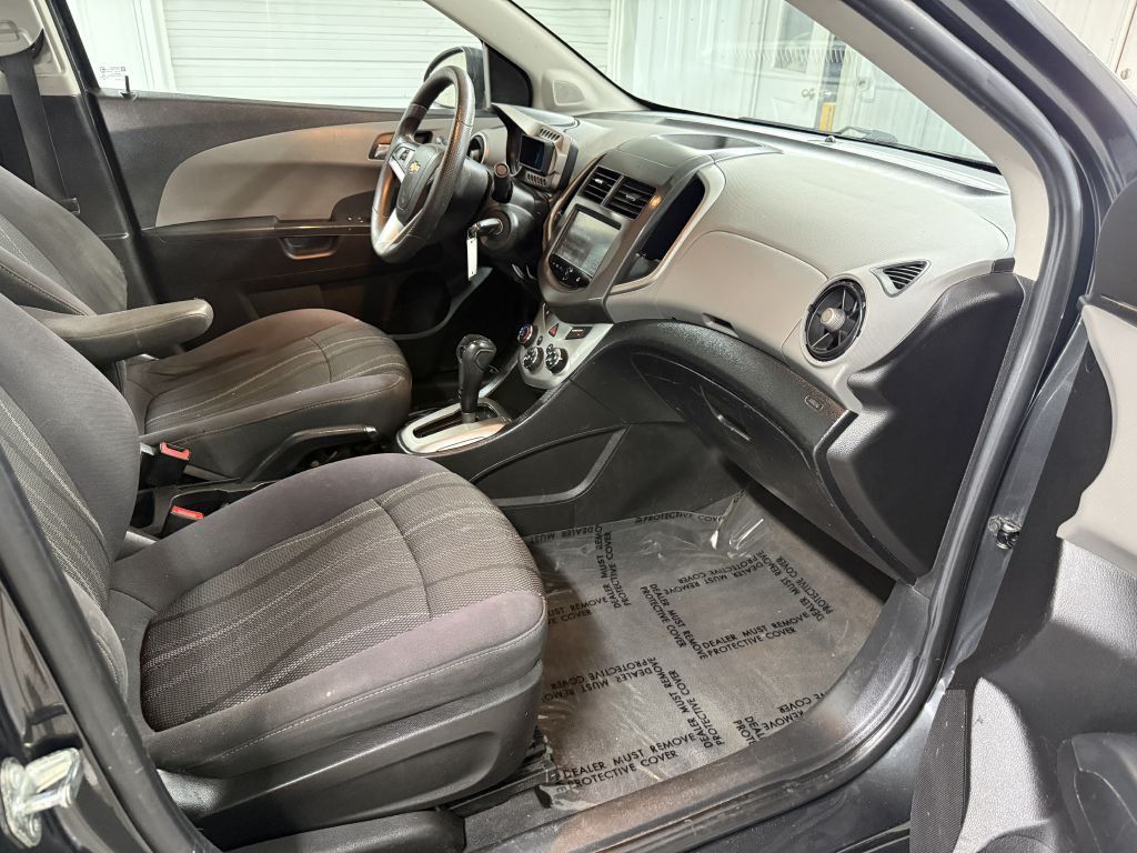 2015 Chevrolet Sonic Image 24
