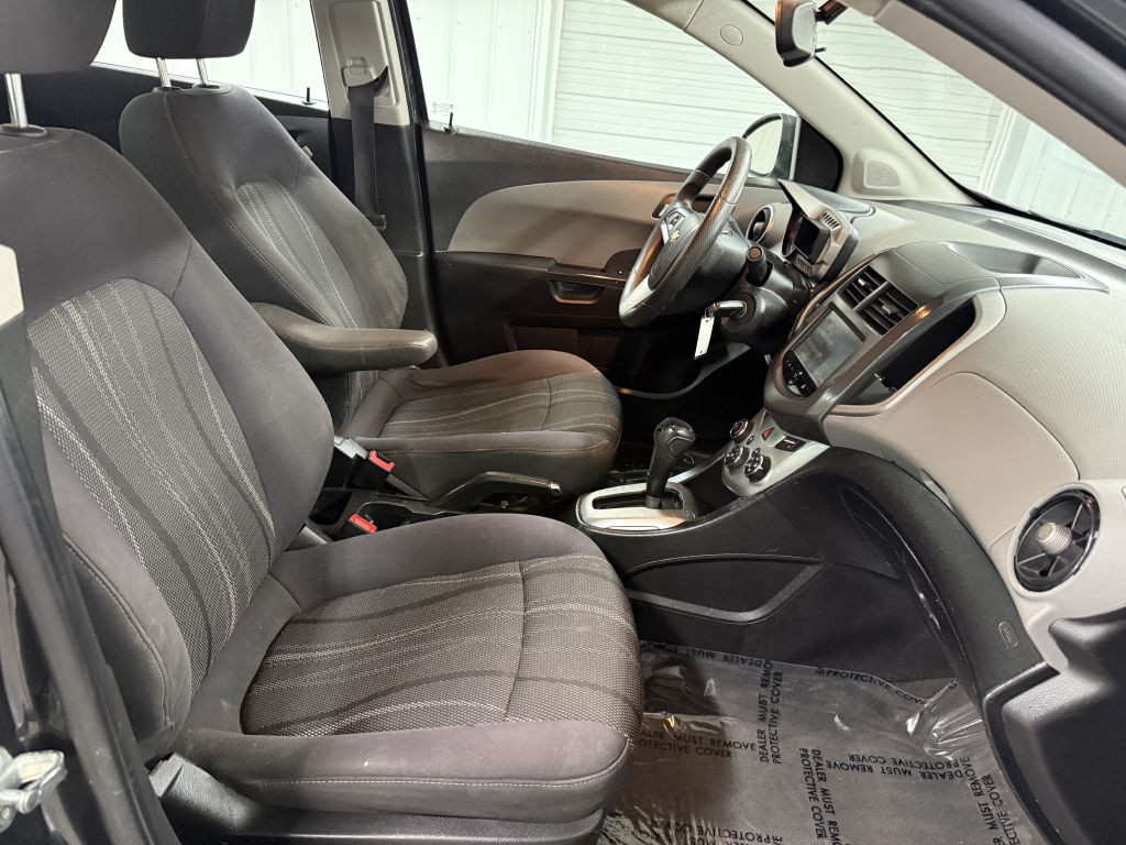 2015 Chevrolet Sonic Image 25