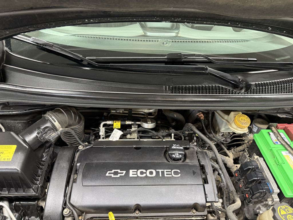 2015 Chevrolet Sonic Image 28