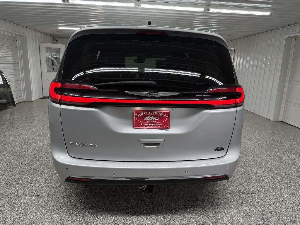 2023 Chrysler Pacifica Image 5