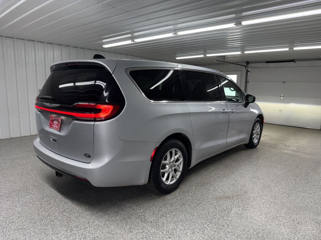 2023 Chrysler Pacifica Image 7