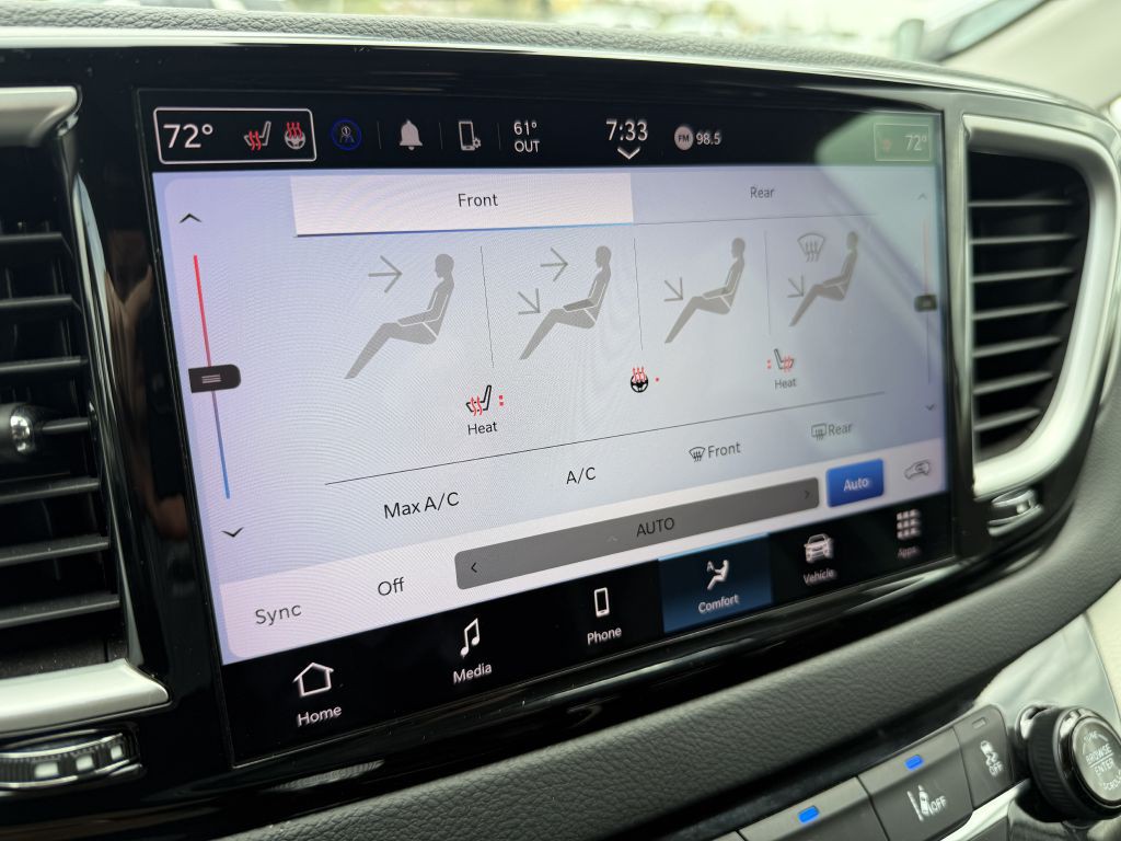 2023 Chrysler Pacifica Image 17