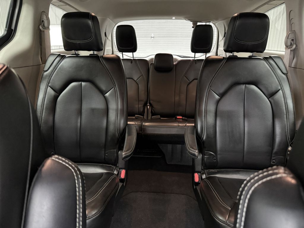 2023 Chrysler Pacifica Image 23