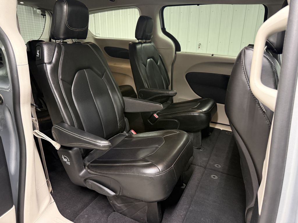 2023 Chrysler Pacifica Image 36