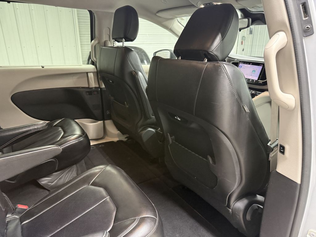 2023 Chrysler Pacifica Image 38