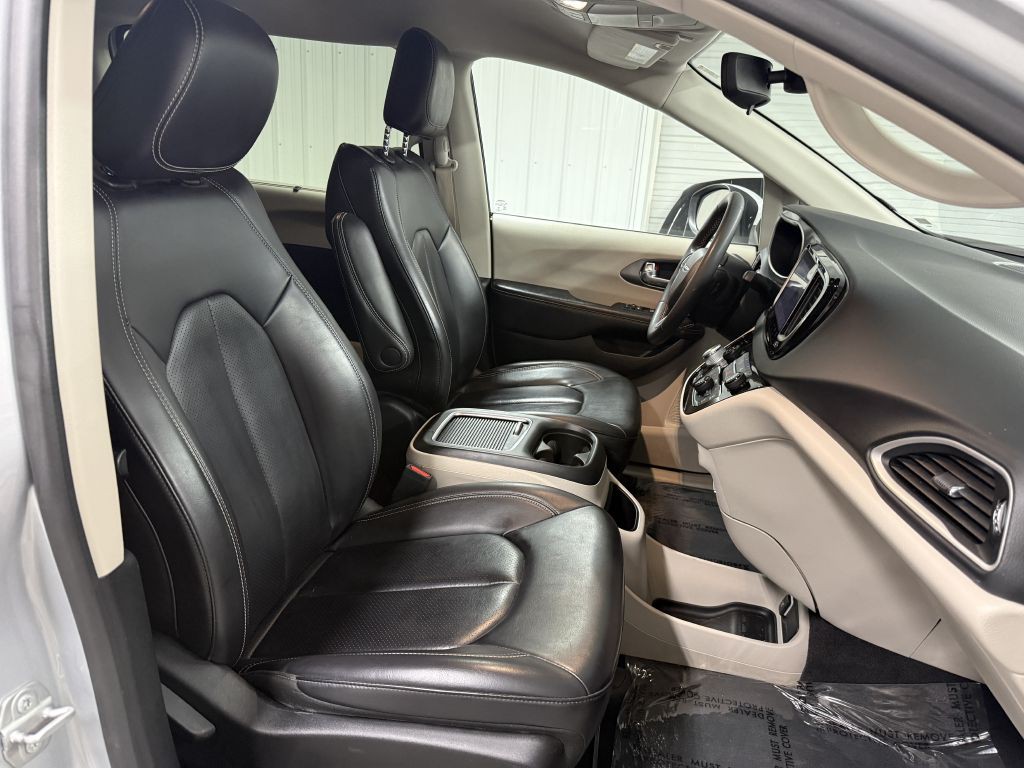 2023 Chrysler Pacifica Image 40