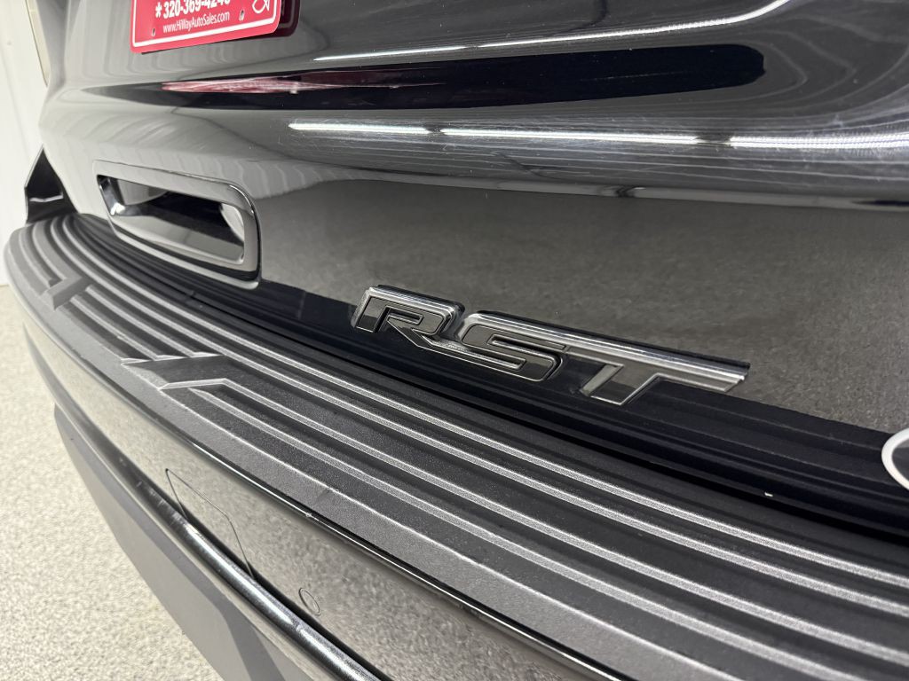 2023 Chevrolet Suburban Image 8
