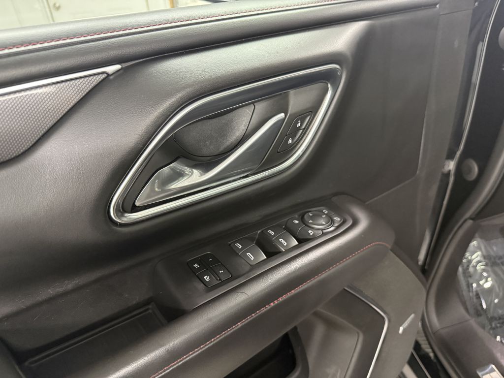 2023 Chevrolet Suburban Image 32