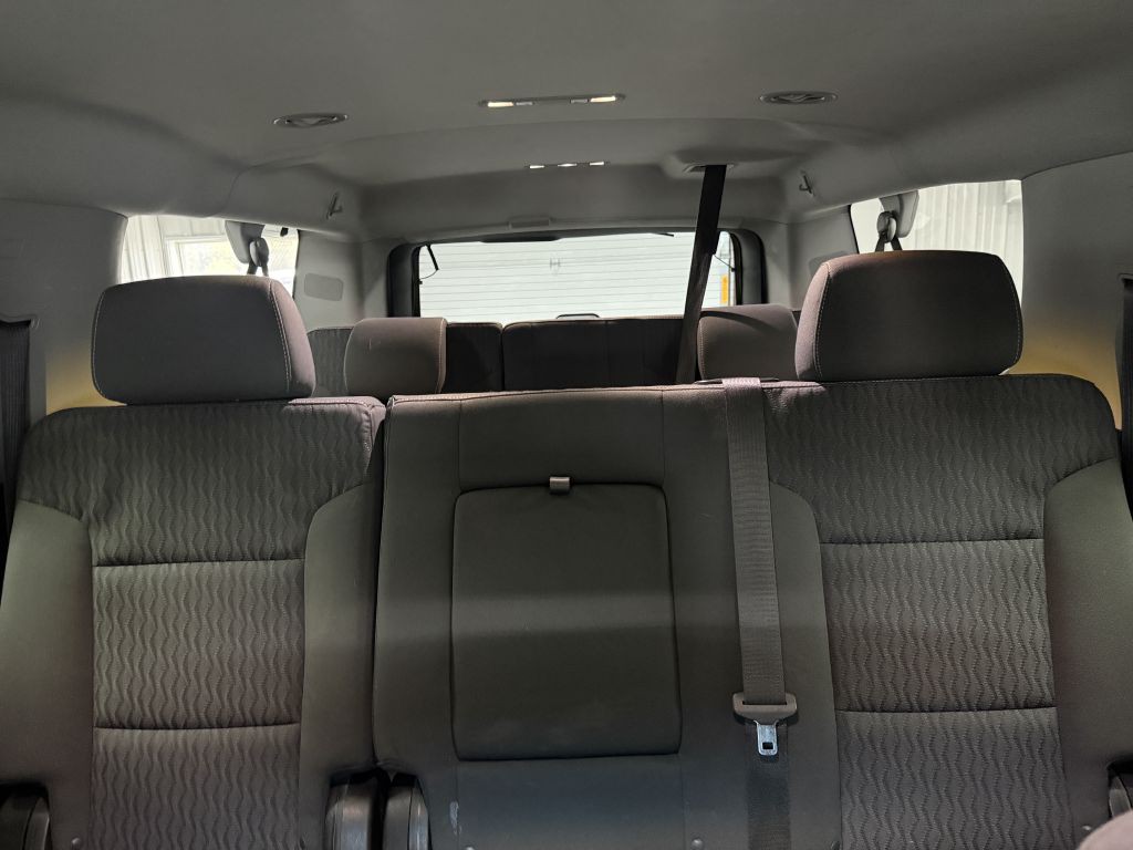 2019 Chevrolet Suburban Image 12