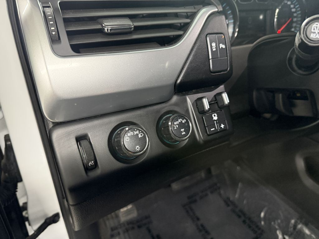2019 Chevrolet Suburban Image 15