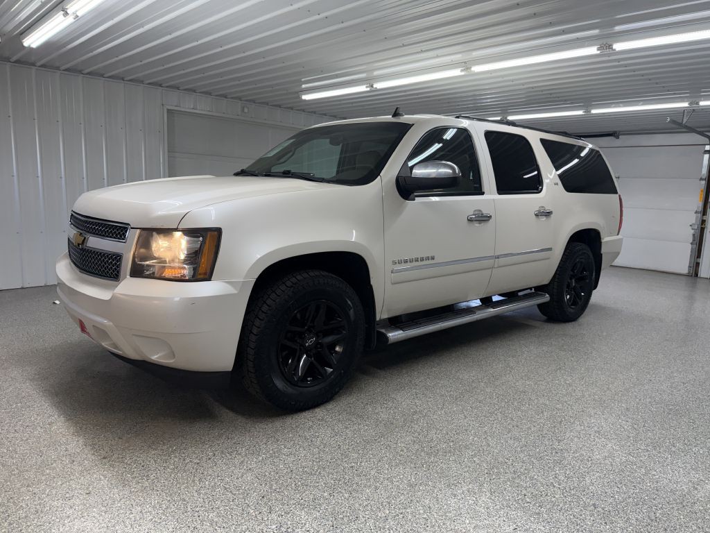 2014 Chevrolet Suburban Image 4