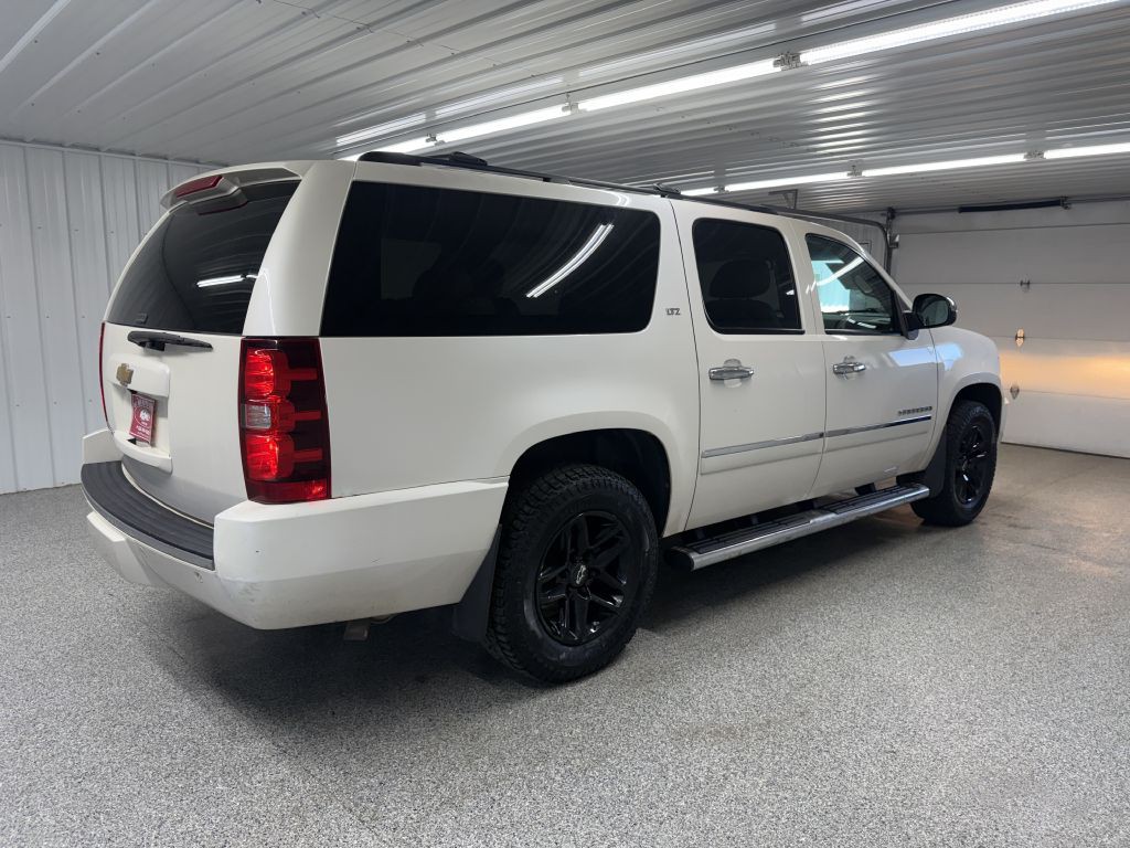 2014 Chevrolet Suburban Image 7