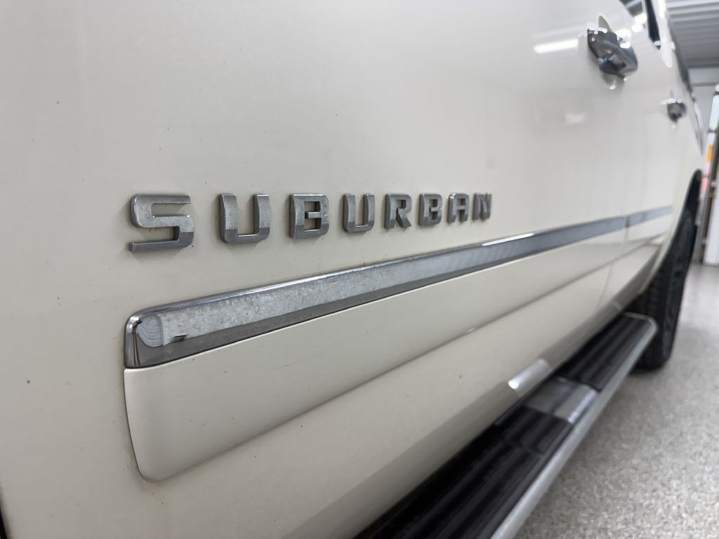 2014 Chevrolet Suburban Image 8